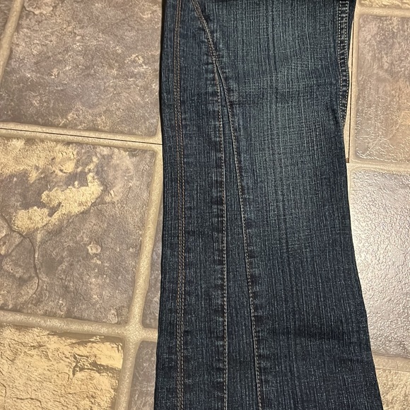 Women’s Armor Jeans, Size 7/8, Slight Flare to Legs, Long-35” Inseam - Picture 6 of 8